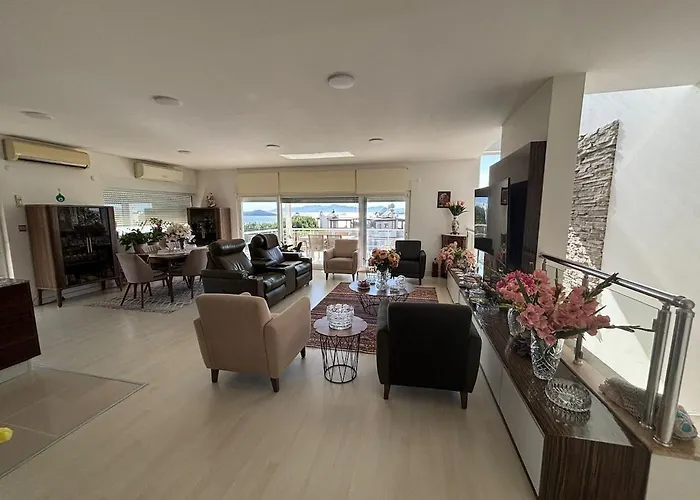 2-storey With Pool In Villa *