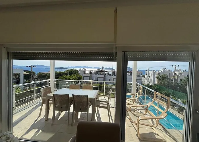 Villa 2-storey With Pool In