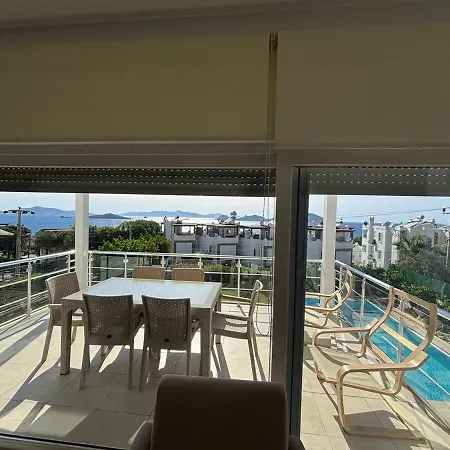 别墅 2-storey With Pool In