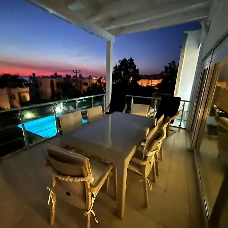 别墅 2-storey With Pool In *