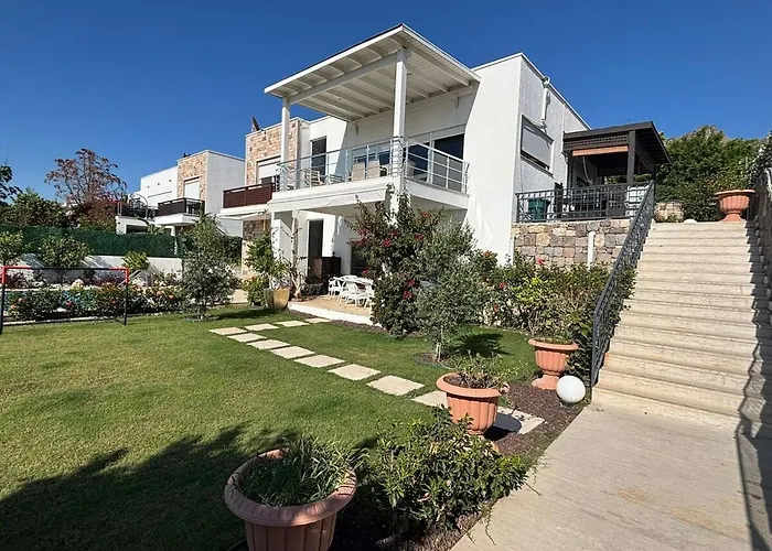 Villa 2-storey With Pool In Bodrum
