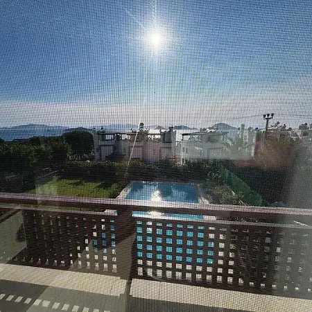 2-storey With Pool In Villa *